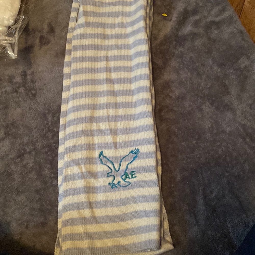 AE scarf